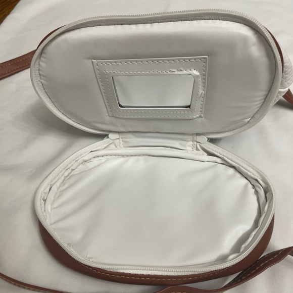 EUC Purse - Picture 7 of 7